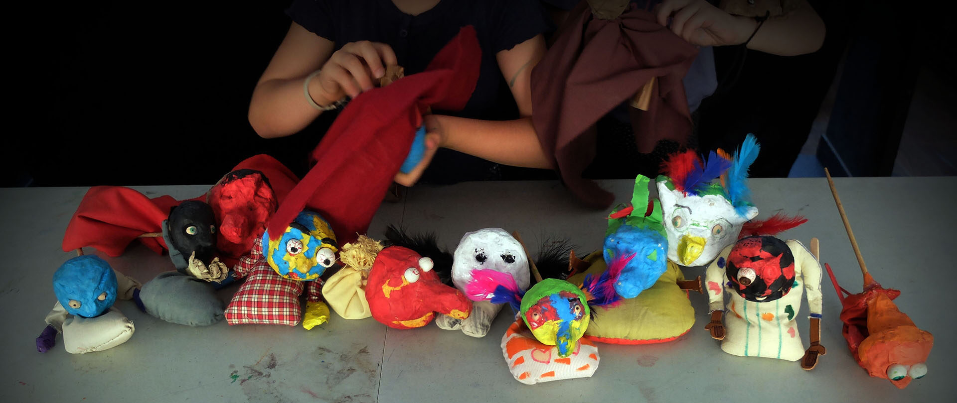 atelier marionnette aux enfants du tarmac